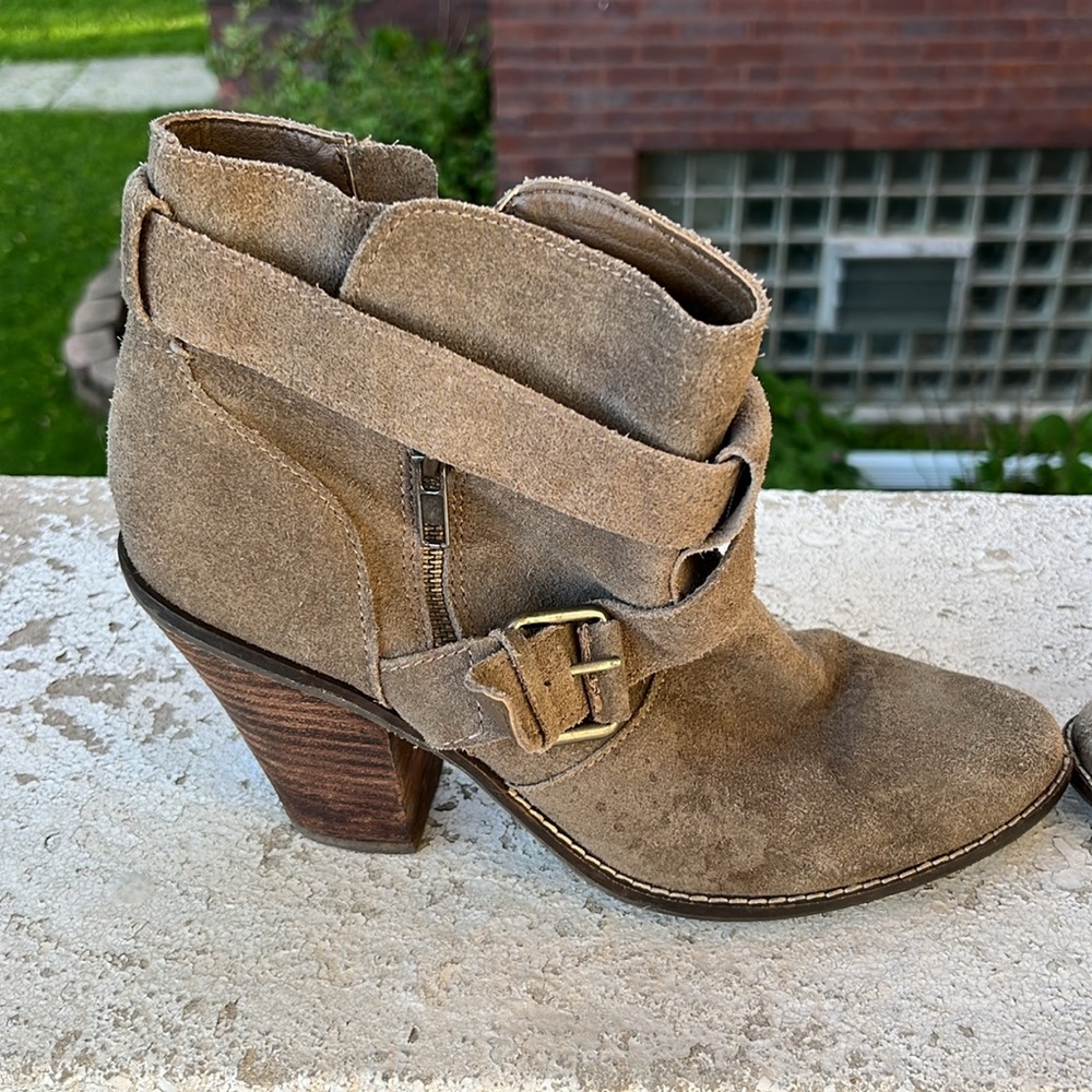 Dolce vita tan/ brown booties
